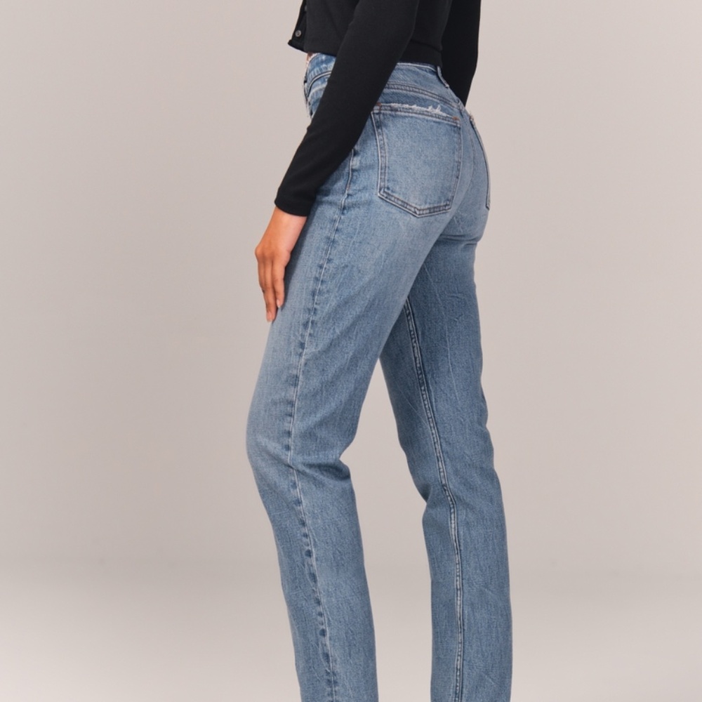 Abercrombie 18 LONG High Rise Mom Jean